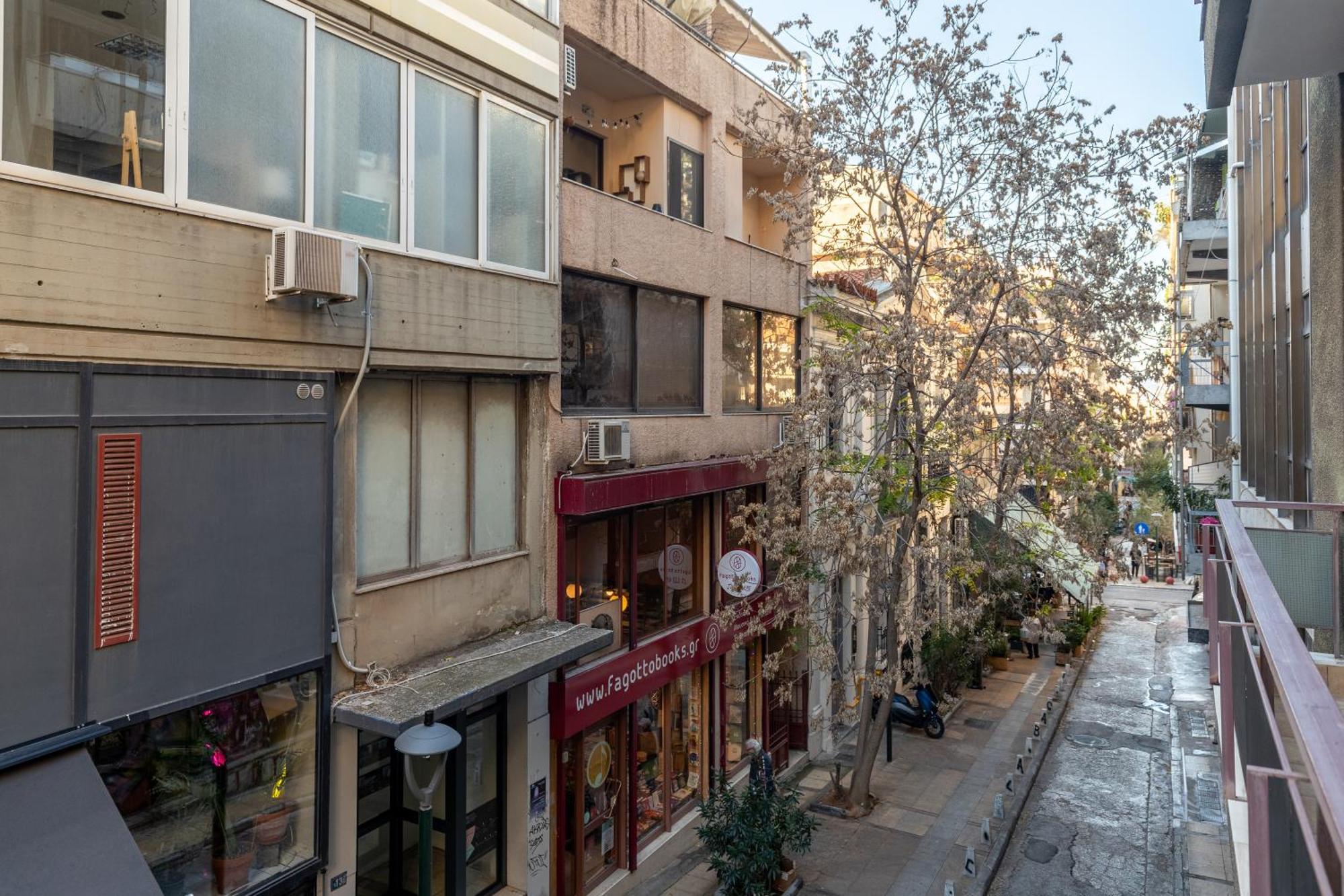 Super Central Apartment Downtown Exarcheia! Atenas Exterior foto